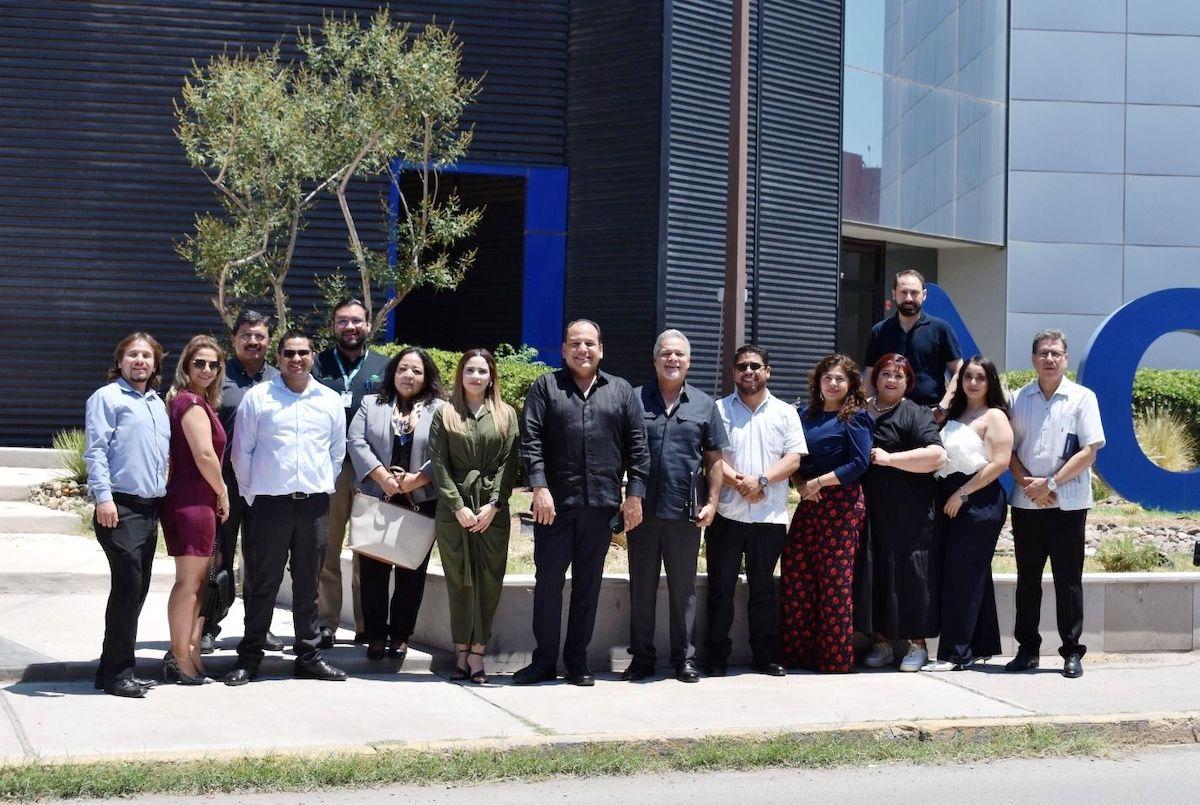Empresarios benefician a miles de estudiantes de la frontera