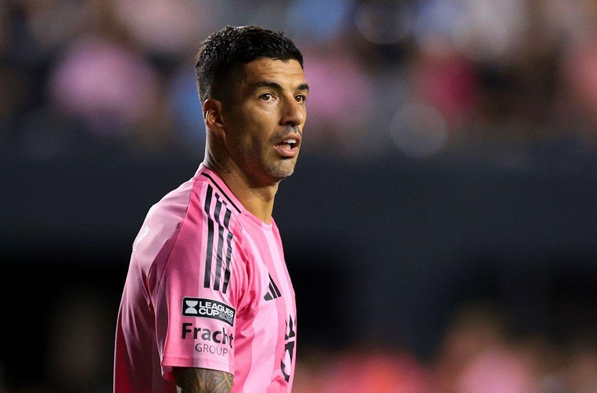 Luis Suárez escupió al auxiliar del Seattle Sounders