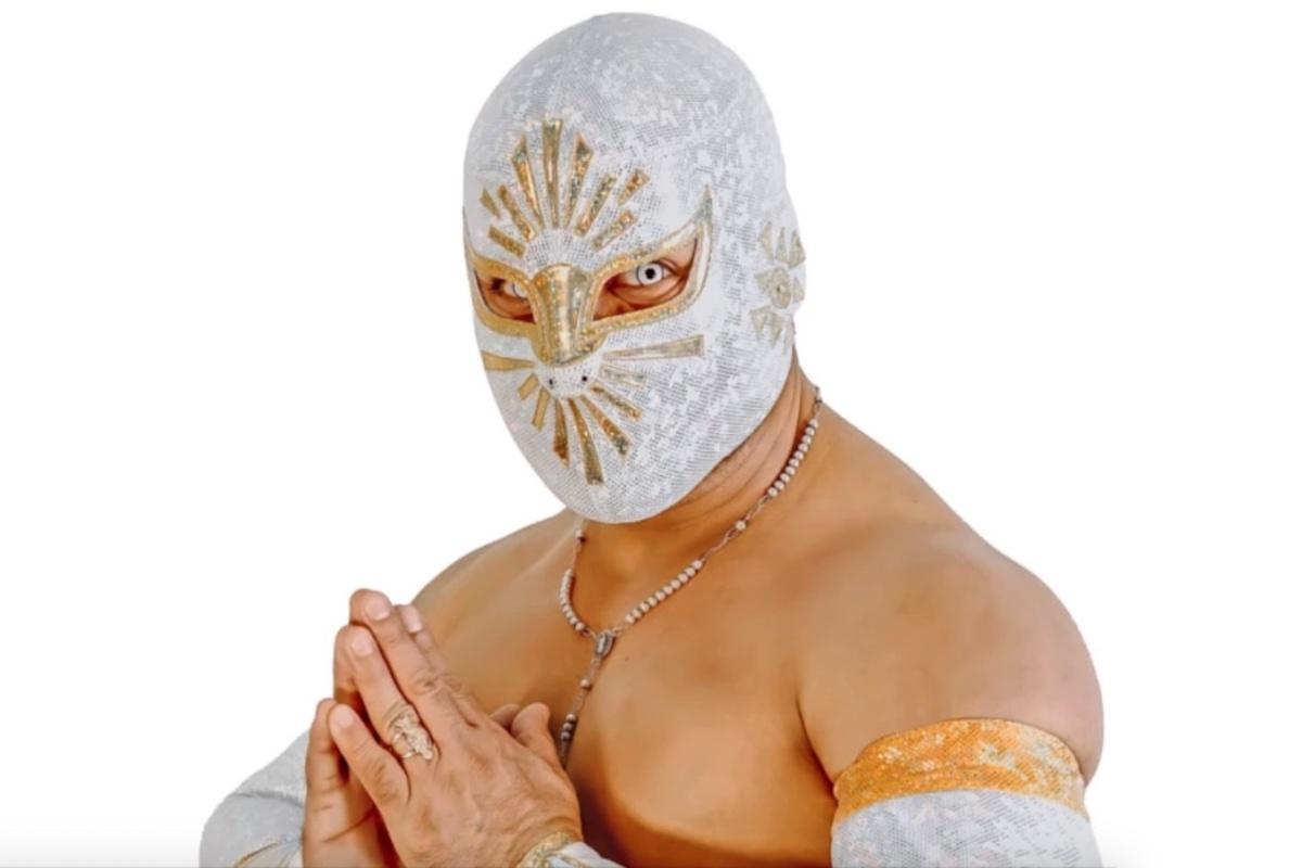 Místico entra al top 10 de los mejores luchadores del mundo