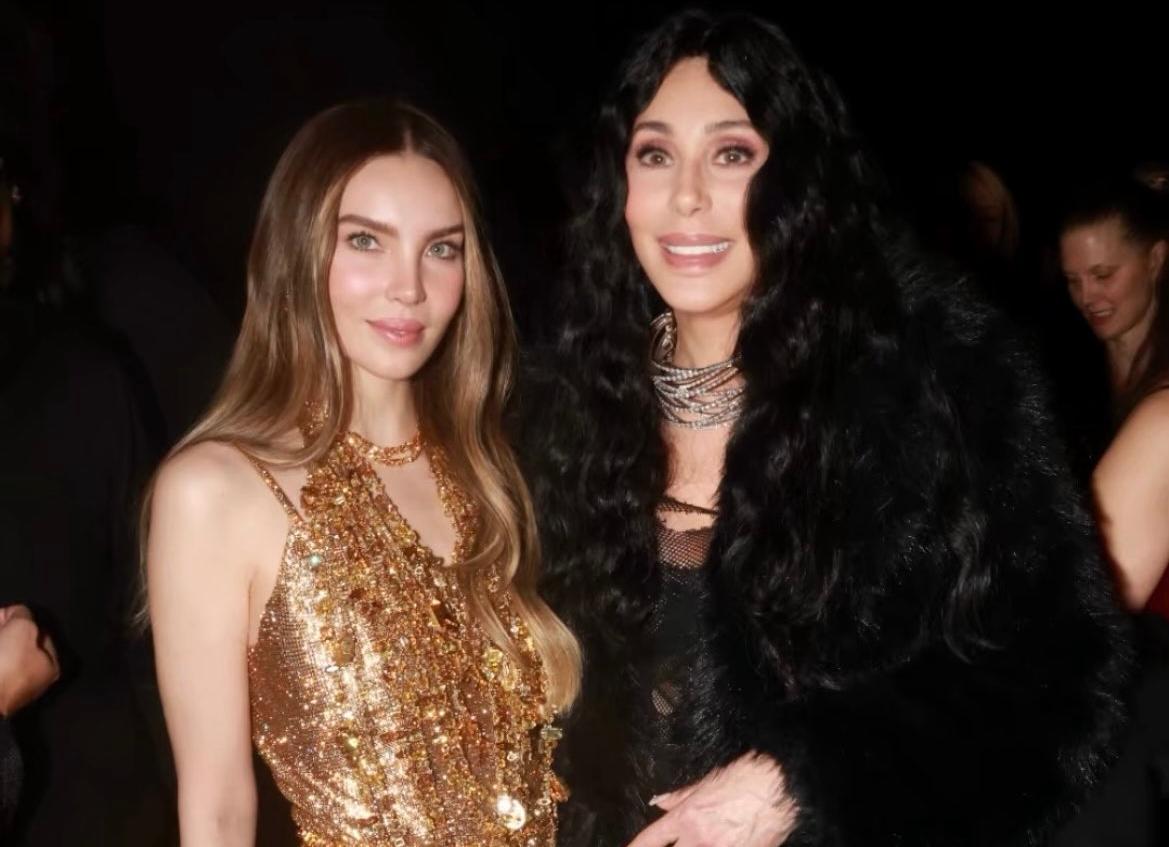 ¡Triunfando como siempre! Belinda comparte escenario con Cher