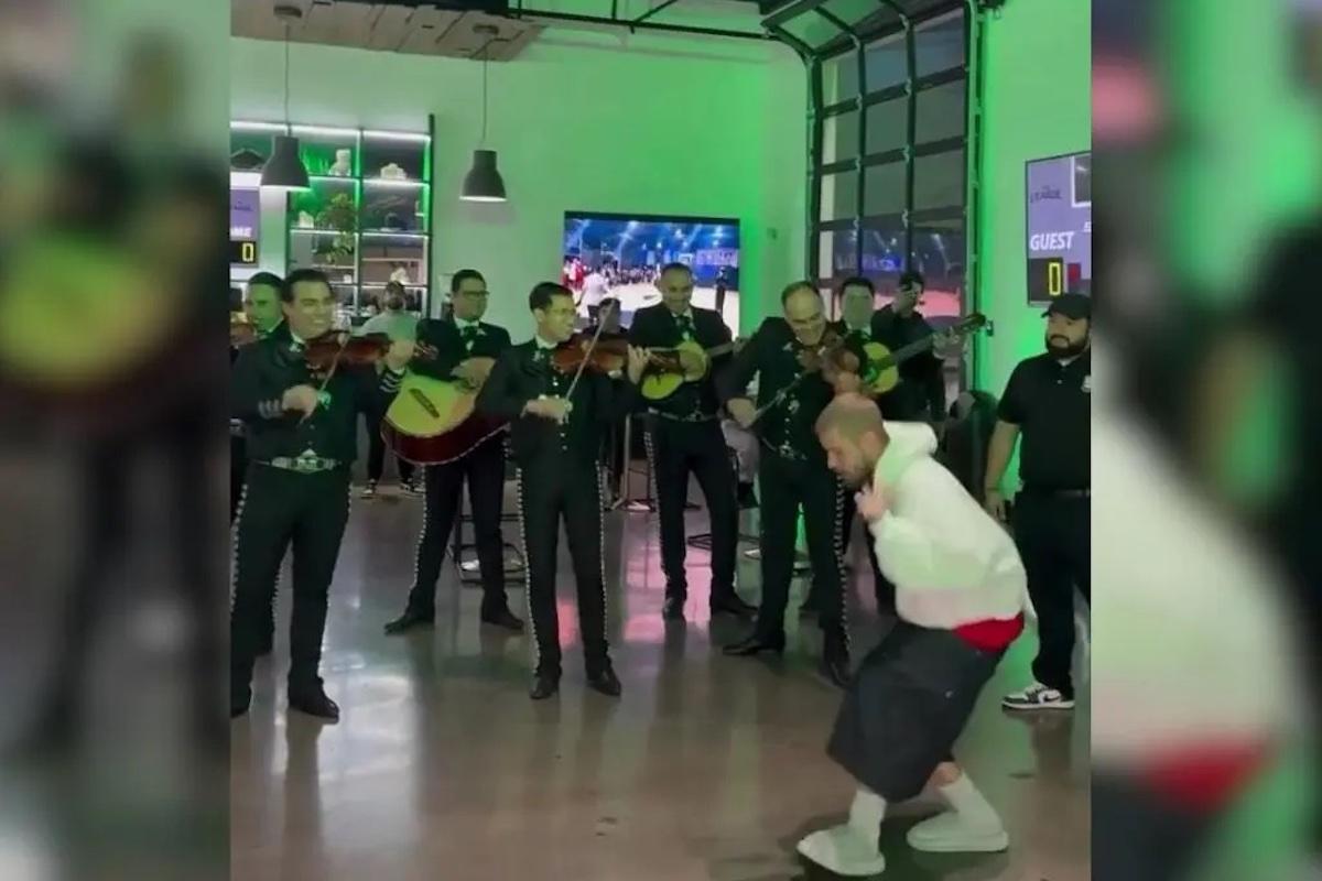 Justin Bieber dio el taconazo con mariachi 