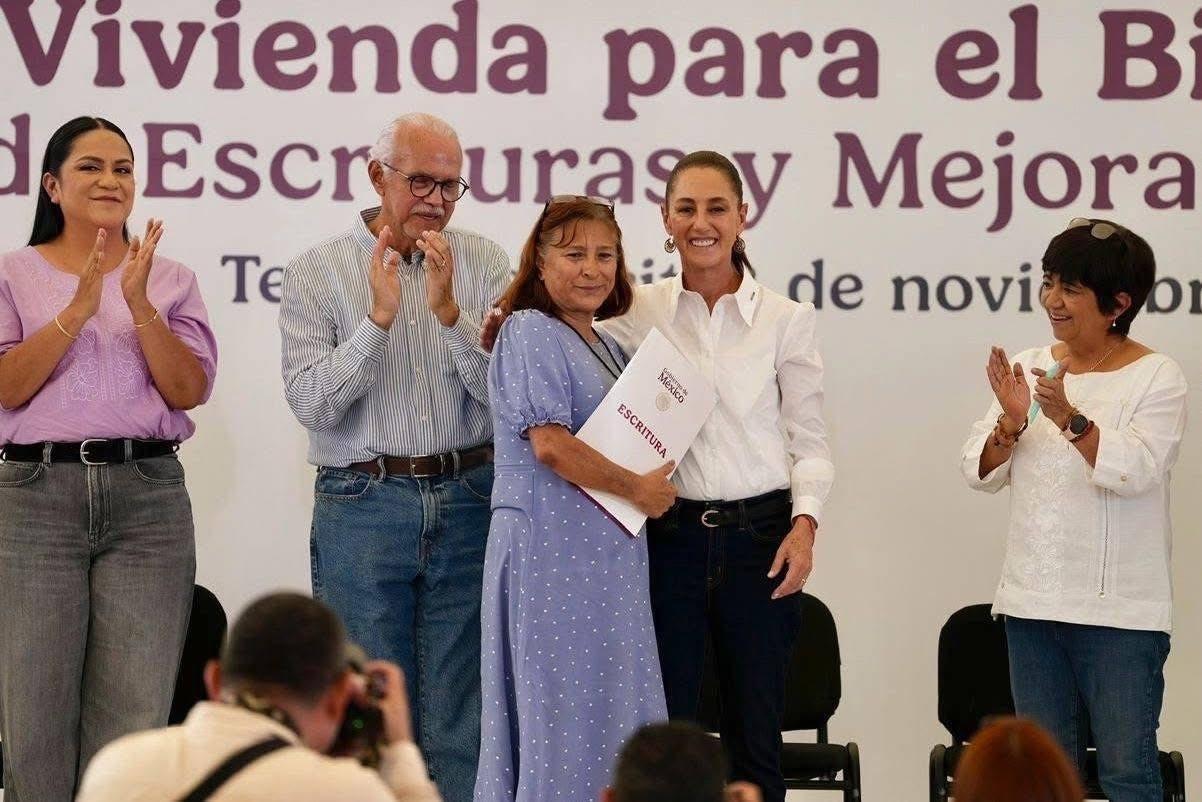 Claudia Sheinbaum entrega escrituras e inaugura autopista en Nayarit
