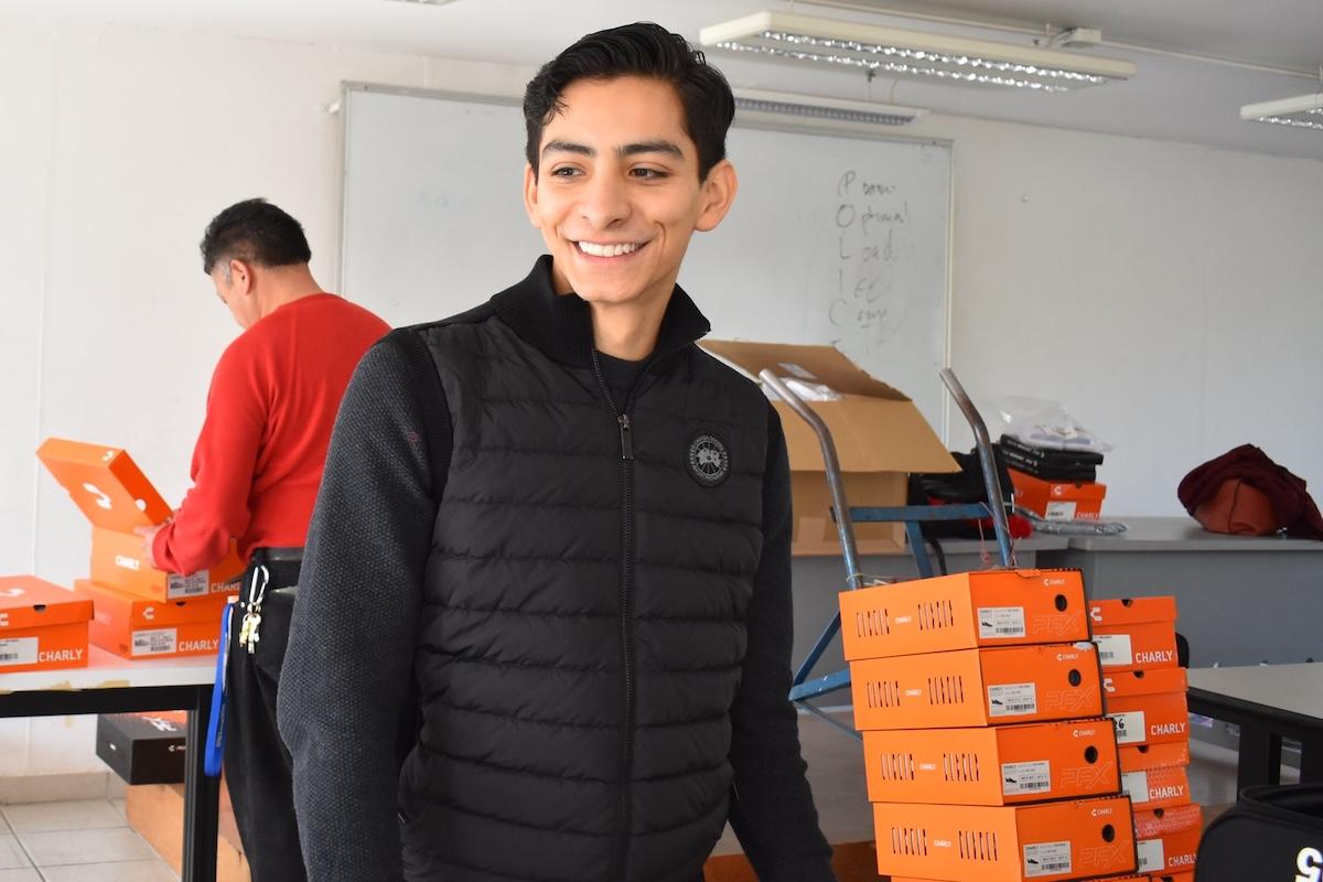 Donovan Carrillo es abanderado de México rumbo a los Juegos Olímpicos de Invierno