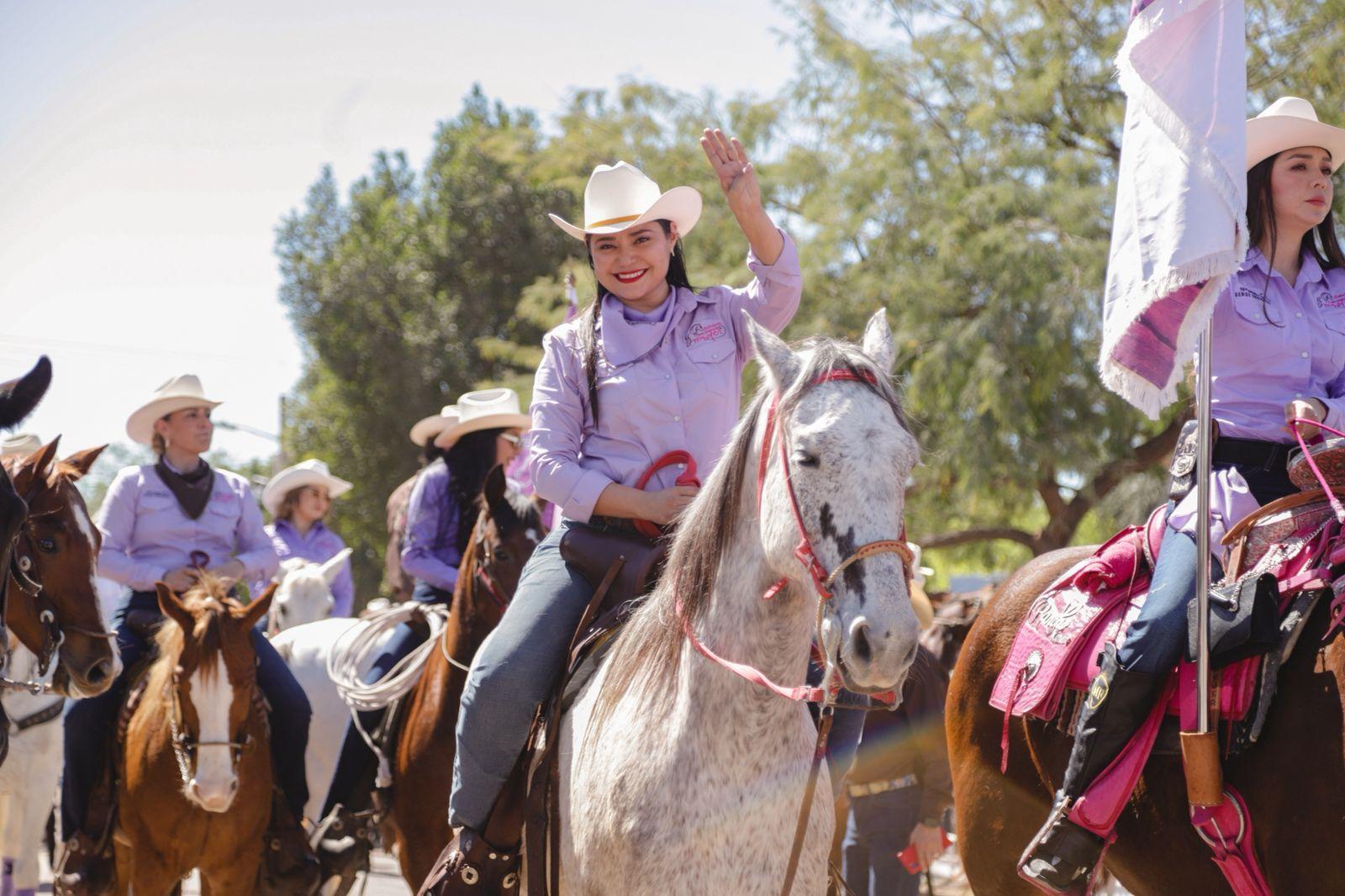 Legisladores del Congreso de Sonora participan en la “16 Cabalgata con Aroma de Mujer”