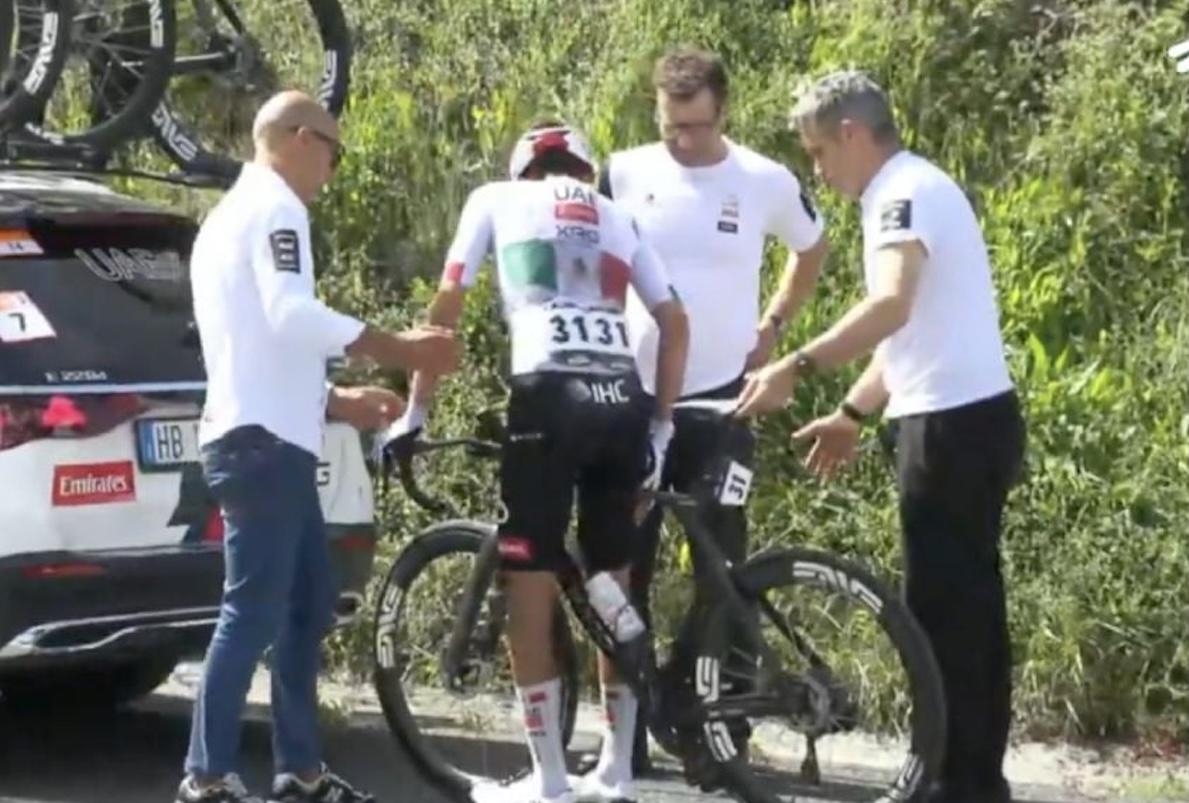 Isaac del Toro abandona la Itzulia tras fuerte caída