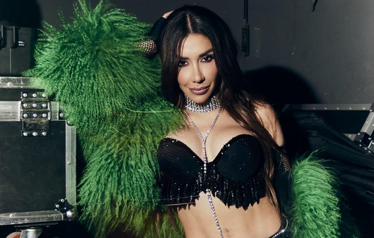 Karime Pindter celebra la premier de La verdadera Matryoshka