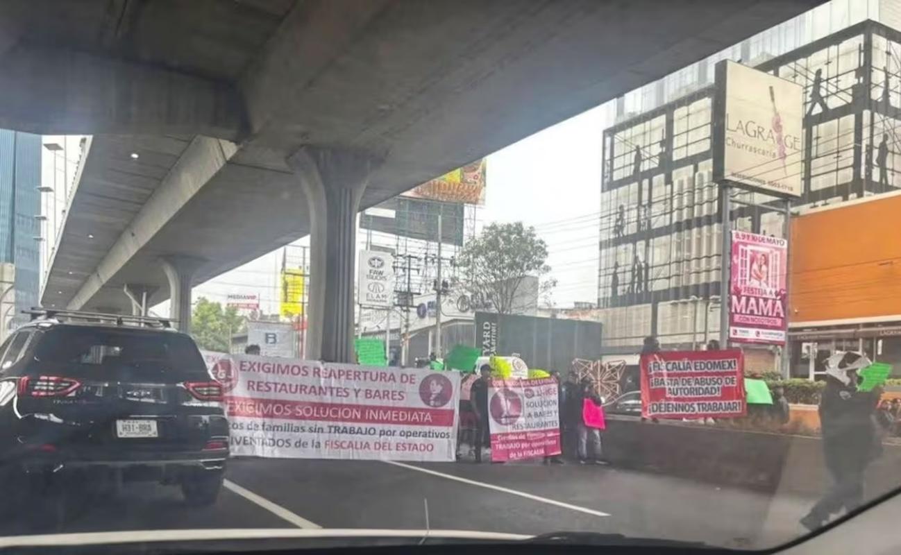 Bloqueo de más de nueve horas colapsa Periférico en Naucalpan