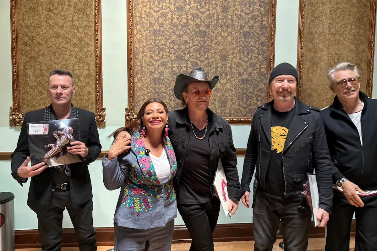MClara Brugada invita a U2 a presentarse en el Zócalo 