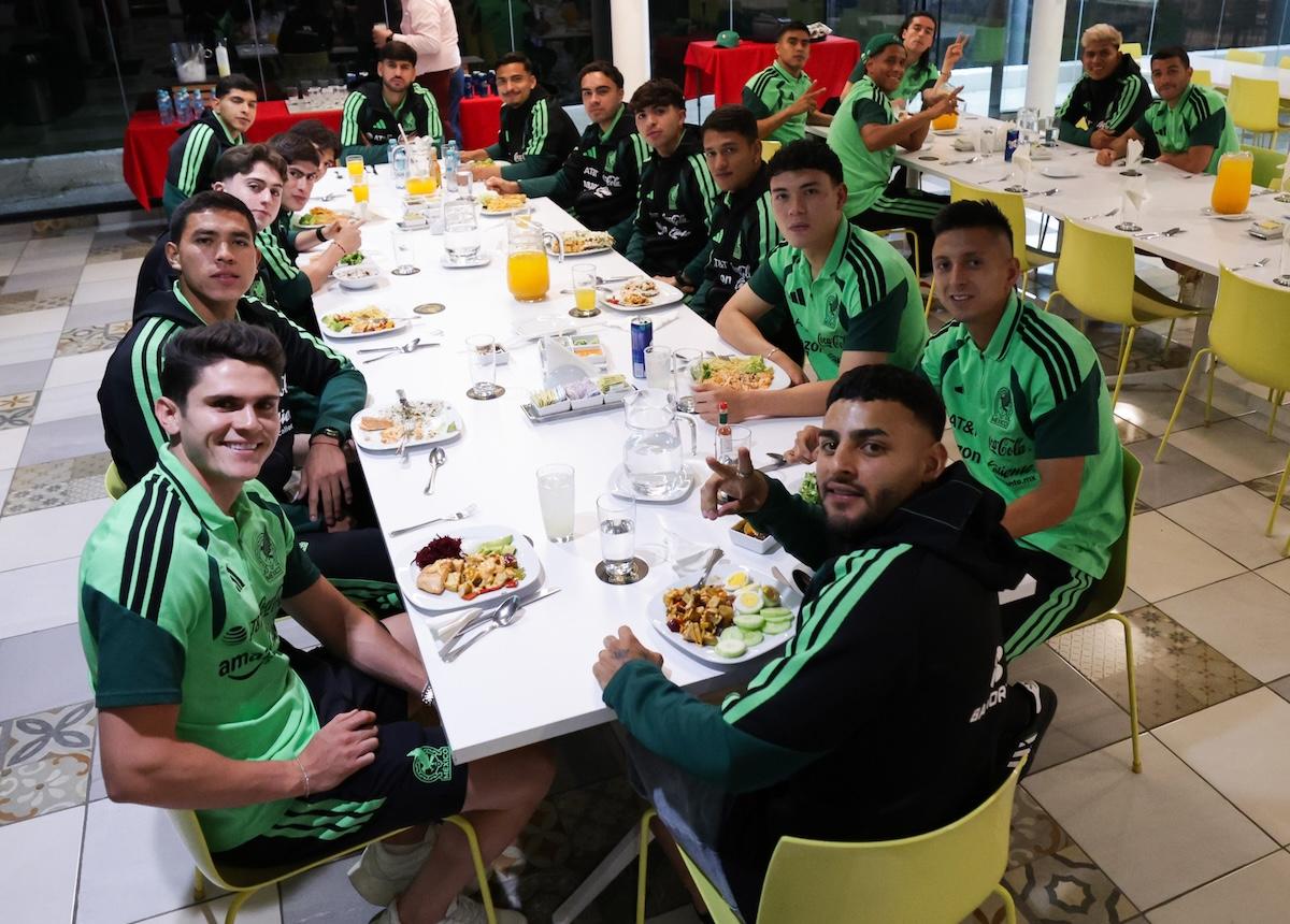 Todo en orden en la selección mexicana: llegaron todos al CAR 