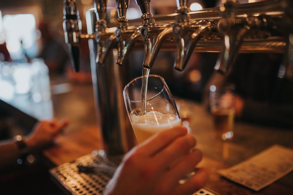 Ventas en bares y cantinas de Guanajuato crecen 40%; llaman a evitar bebidas de dudosa procedencia