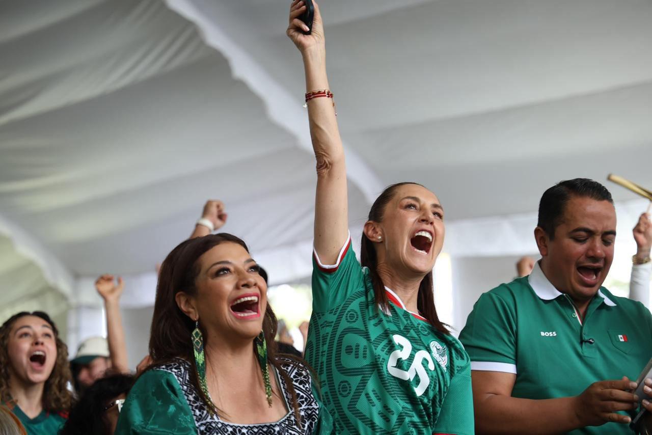 Sheinbaum y Brugada celebran juntas los goles del Tricolor