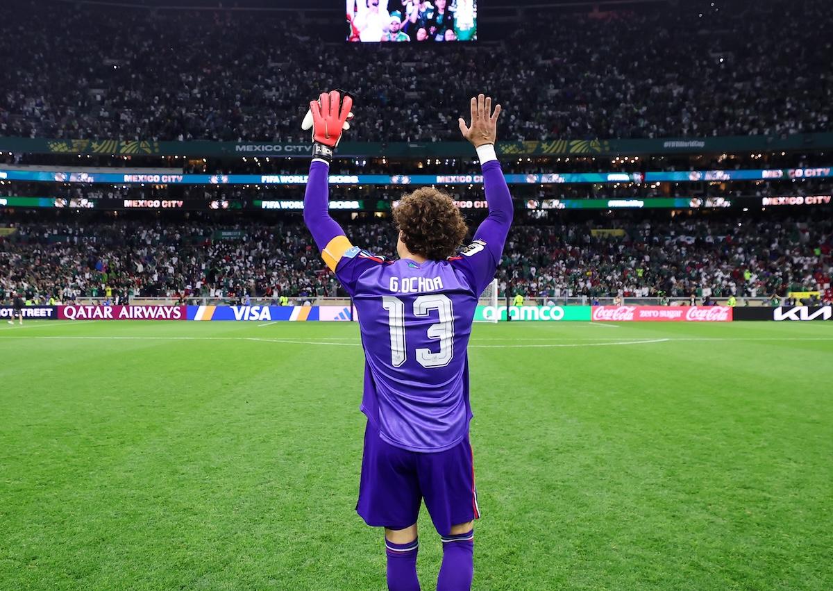 Histórico homenaje recibe “Memo” Ochoa tras el triunfo de México ante Chequia