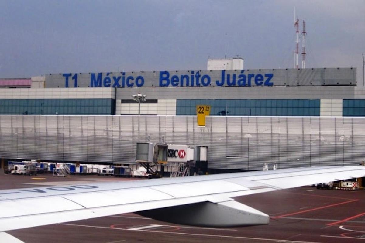 Lluvias obligan al AICM a operar con una sola pista