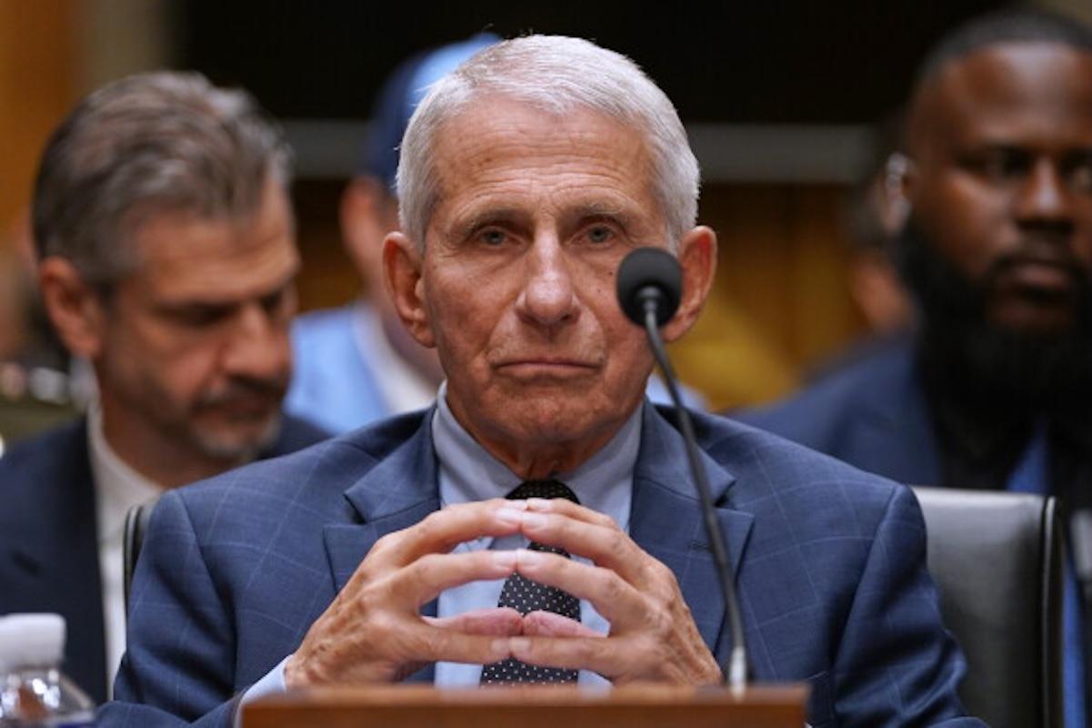 Anthony Fauci no responde preguntas sobre el origen del Coronavirus en EU