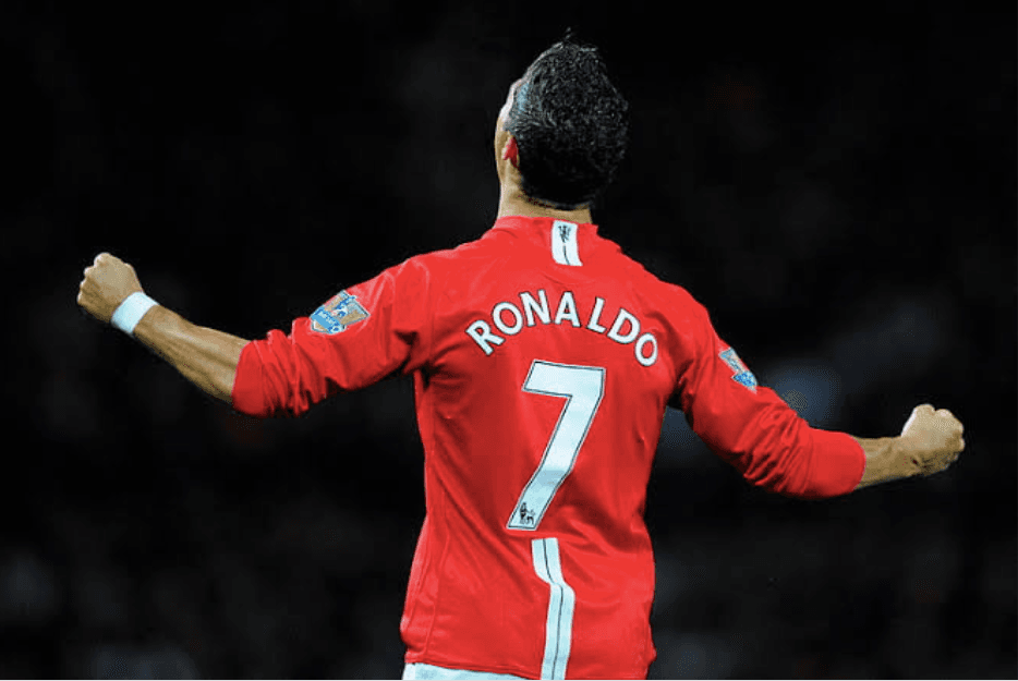 Cristiano Ronaldo supera a Messi en número de playeras vendidas en sus nuevos equipos