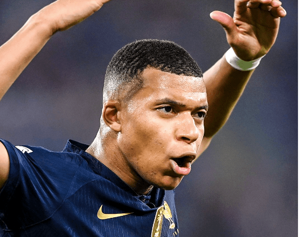 Kylian Mbappé se queda en en PSG