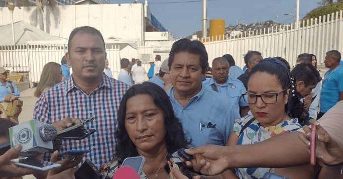 Regidor amenaza con “cachetear” a reportero en Acapulco