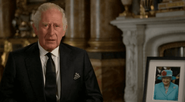 Detalles de la coronación de Carlos III