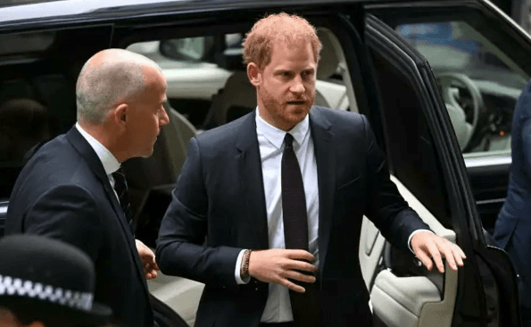 El príncipe Harry acude al Tribunal de Justicia del Reino Unido