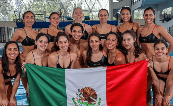 Equipo de natación artística recibe sus apoyos