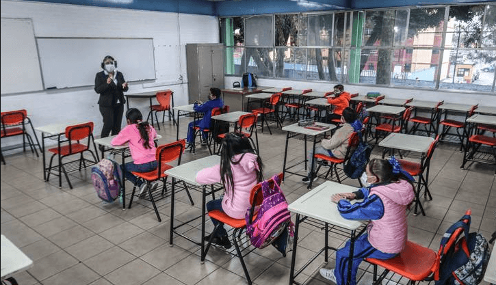 Regresan a clases 314 mil alumnos en Guanajuato