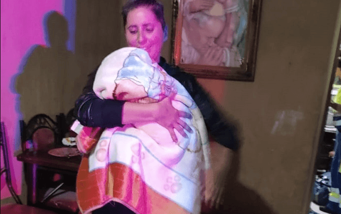 Apoyan policías de Tlajomulco de Zuñiga a una mujer en labor de parto