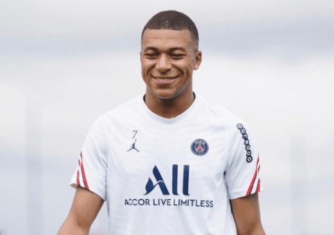 Mbappé reacciona ante el asesinato de un menor a manos de un policía francés