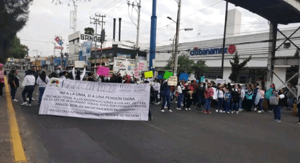 Bloqueos de maestros en puntos claves de la Megalópolis