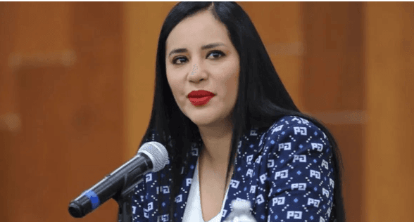 Sandra Cuevas ya tiene corrido tumbado