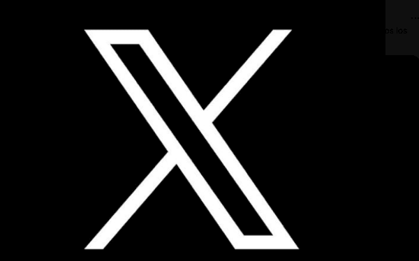 Elon Musk planea cobrar en X