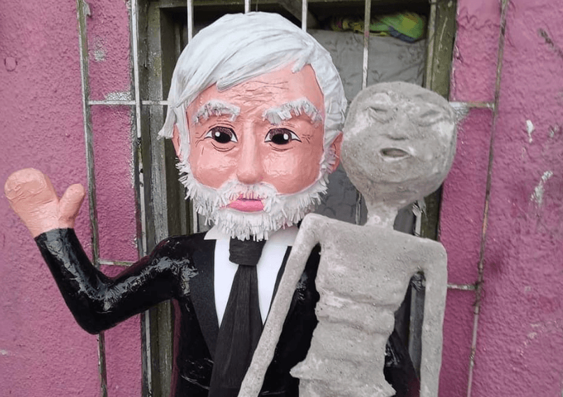 Crean piñata de Jaime Maussan