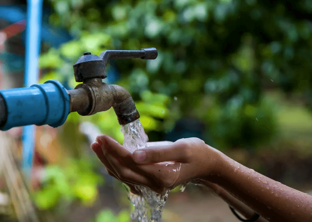 Delfina Gómez busca mejorar el acceso al agua potable en el Edomex