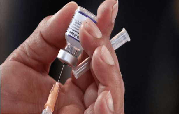 Vacunas anti covid se agotaron en las primeras horas de venta en farmacias