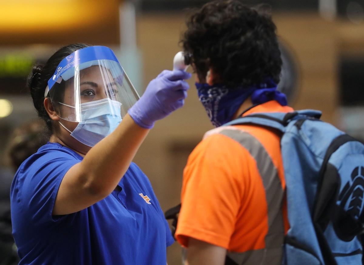 India emite alerta por brote de virus Nipah