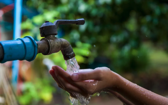 Delfina Gómez busca mejorar el acceso al agua potable en el  Edomex