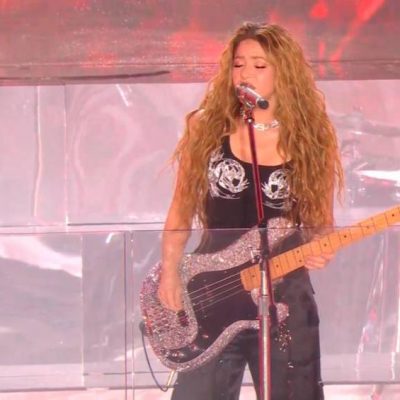 Shakira paralizó Times Square con un concierto gratuito