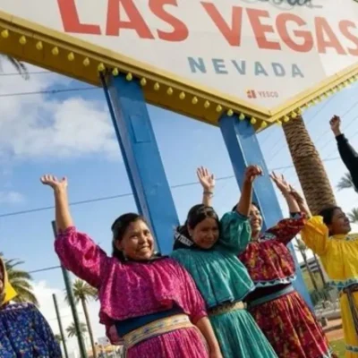 Mujeres rarámuris hacen historia al recorrer una ruta de Los Ángeles a Las Vegas