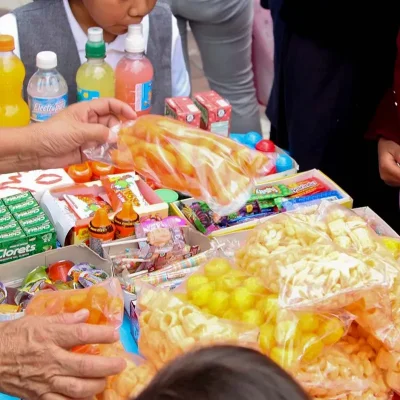 Niños consumen demasiada comida chatarra: Red por los Derechos de la infancia