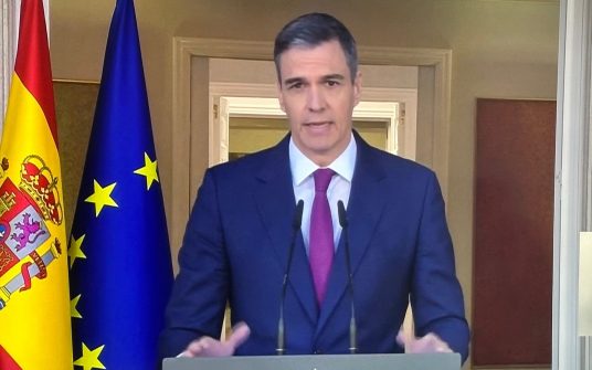 Pedro Sánchez se queda al frente del gobierno español 