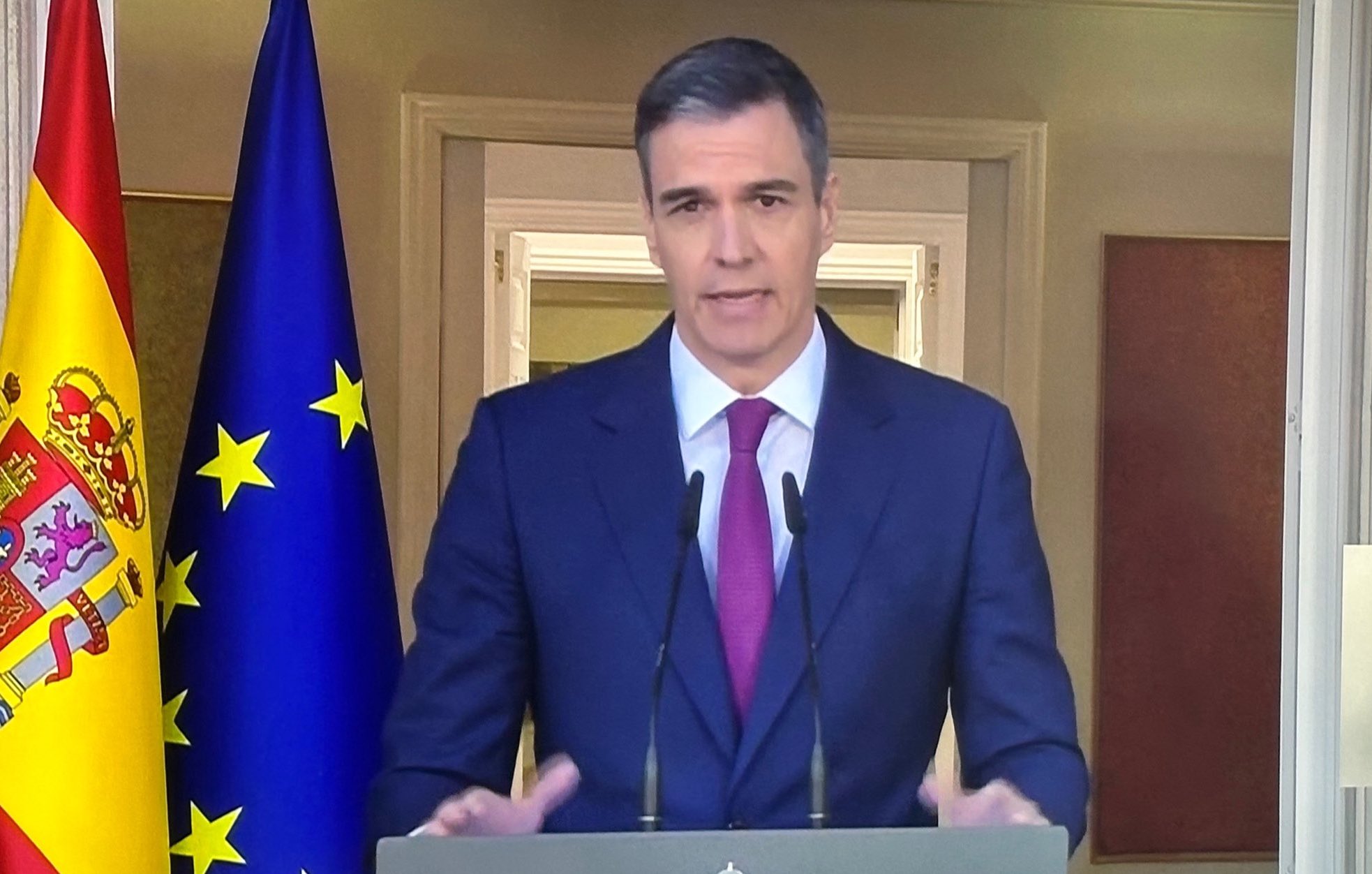 Pedro Sánchez se queda al frente del gobierno español 